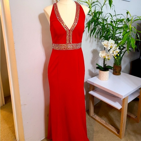 Formal Evening Dress, Prom/Homecoming, Wedding Guest Cut out long gown Red color - Picture 1 of 6